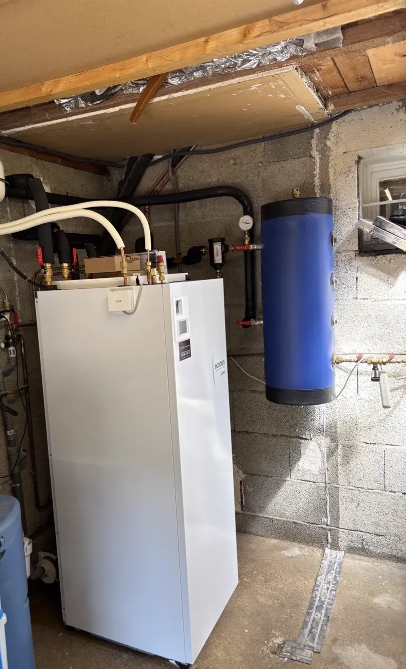 Pompe à chaleur air/eau Mitsubishi Ecodan installée en remplacement d'une chaudière gaz, secteur de Saint-Rémy
